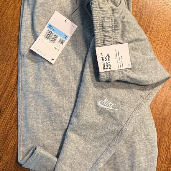 Nike Club Men's Knit Joggers size MEDIUM - Picture 2 of 2